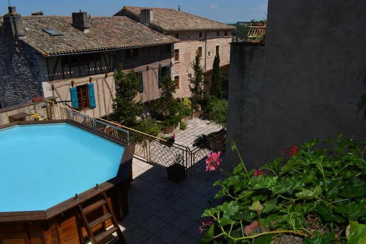 Hôtel pour 2 personnes, avec vue ainsi que terrasse et piscine, animaux acceptés à Castelnau-de-Montmiral - 4