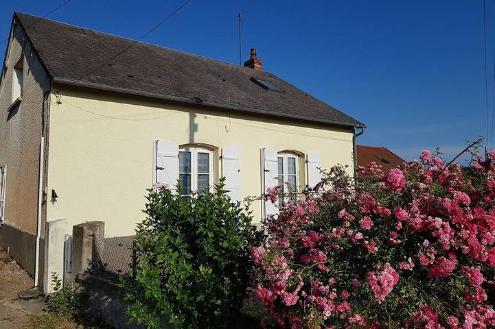 Location de vacances pour 4 personnes, avec jardin et terrasse à Mhère