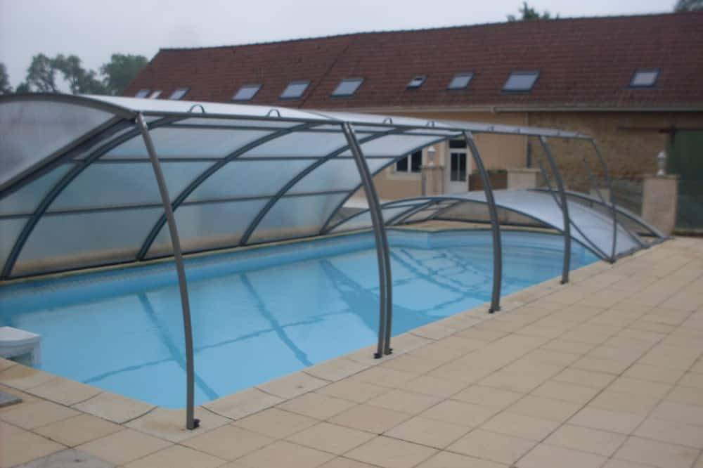 Locquinghem Palace Gite N°2 Piscine Chauffee Decouverte in Rety, Région de Boulogne-sur-Mer