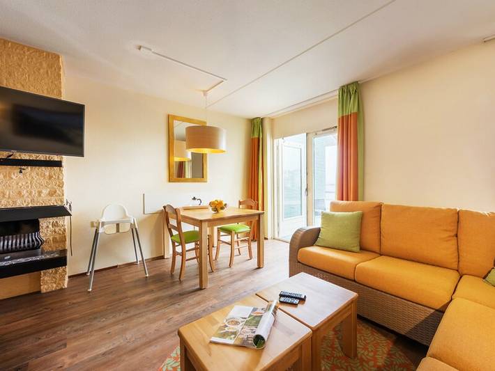 Vakantiewoning voor 2 personen, met zwembad en balkon in Ouddorp