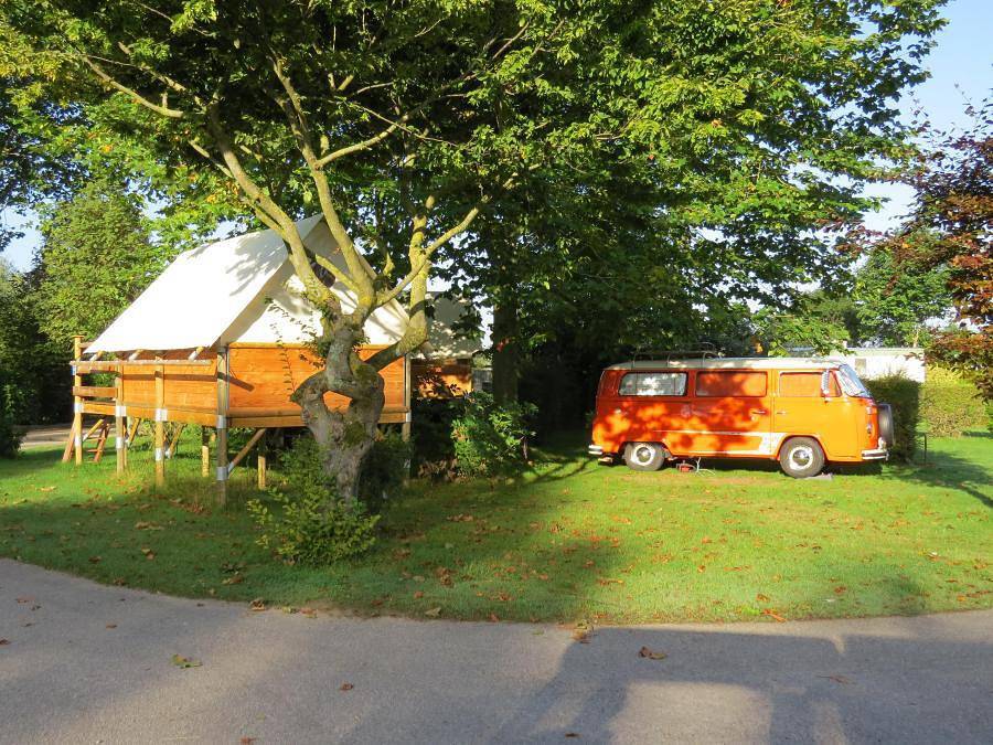 Flower Camping Le Haut Dick - Tienda de lona y madera 2 personas - Mini canadiense sobre pilotes Standard 8 m² - electricidad 10A - 1 habitación + Terraza - sin sanitarios in Carentan les Marais, Región de Saint-Lô
