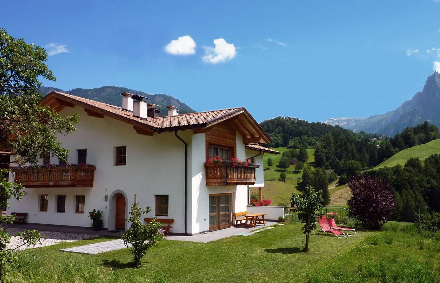 Entire apartment, Farm Vacations - "Fewo Molignon Paalhof" with Mountain View, Wi-Fi & Balcony in Kastelruth, Dolomiti Superski