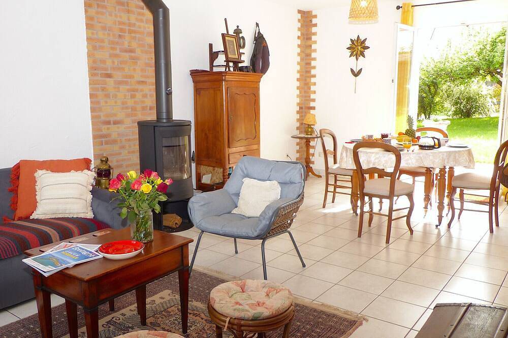 Charming village house near the Bono river in Plougoumelen, Côte des Mégalithes