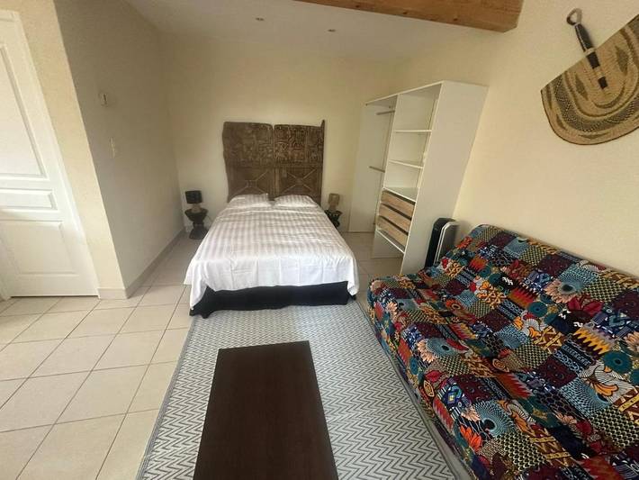 Gîte pour 3 personnes, avec vue et jardin à Saint-Privat-des-Vieux - 3