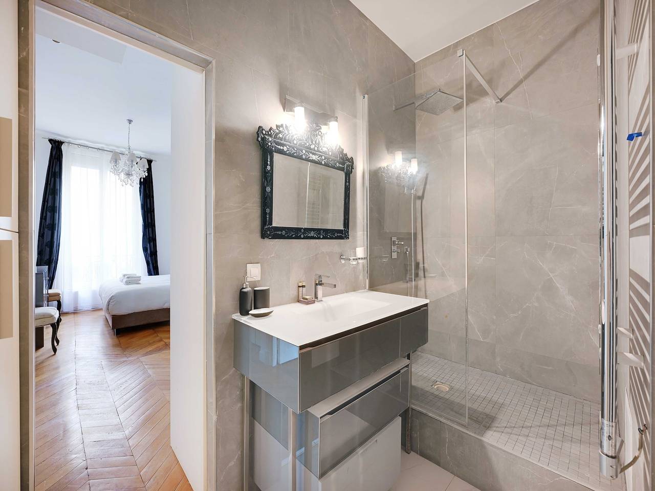 Appartement entier, Charmant 2Br/4P - Georges V / Champs-Élysées in Tour Eiffel, Paris