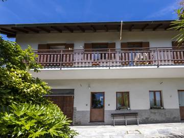 Ferienhaus für 4 Personen, mit Balkon und Garten sowie Seeblick in Comune di Verbania