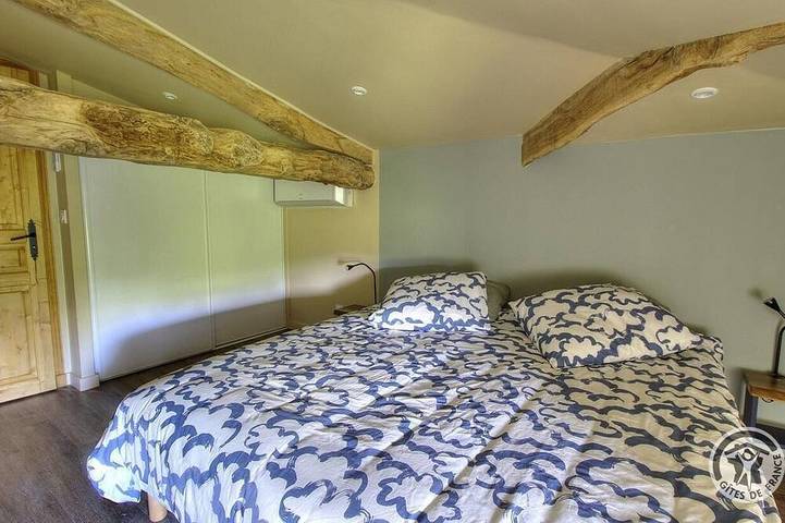 Location de vacances pour 4 personnes, avec jardin à Thurins - 3