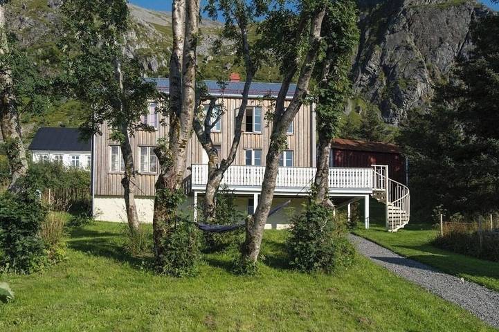 Ferienhaus für 5 Personen, mit Balkon und Garten sowie Sauna, mit Haustier auf den Lofoten