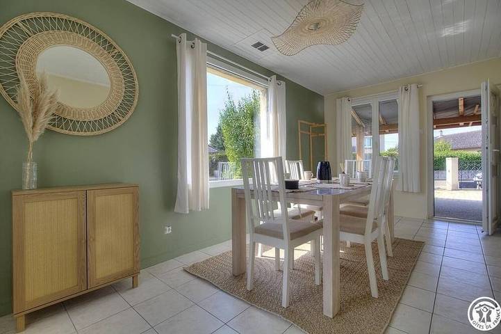 Location de vacances pour 6 personnes, avec jardin dans Dompierre-sur-Veyle