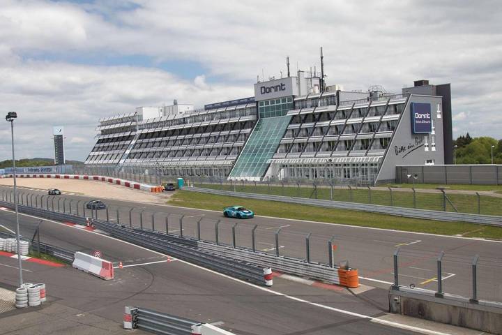Hotel für 3 Personen, mit Balkon und Terrasse sowie Sauna und Ausblick in Rock am Ring - 2