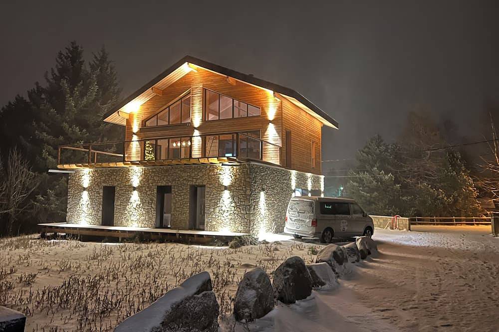 Chalet \" Formi-Lodge \" New and Ultra-Comfort in Formiguères, Pyrénées Orientales in Formiguères, Prades region