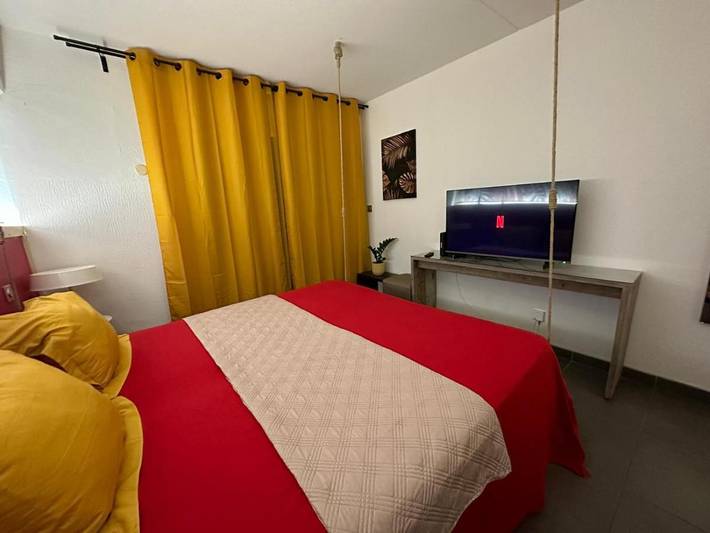 Gîte pour 2 personnes, avec piscine ainsi que terrasse et vue dans Port De Saint Francois - 4