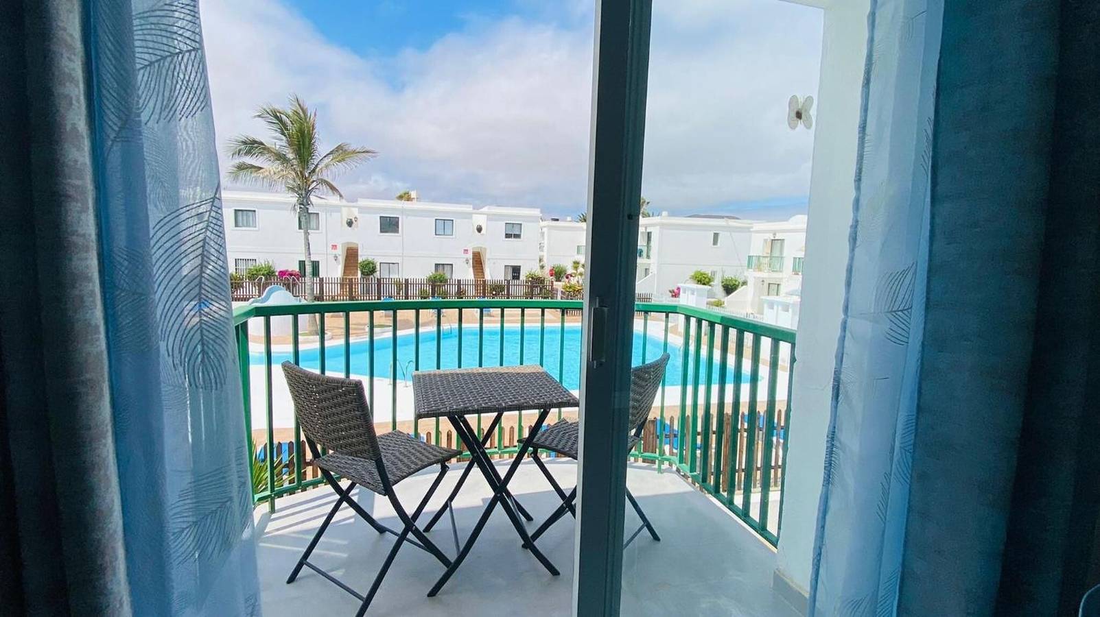 Apartamento inteiro, Apartamento de Férias 'B-rent San Valentin Little Dreams' com Piscina, Terraço e Wi-Fi in Corralejo, La Oliva