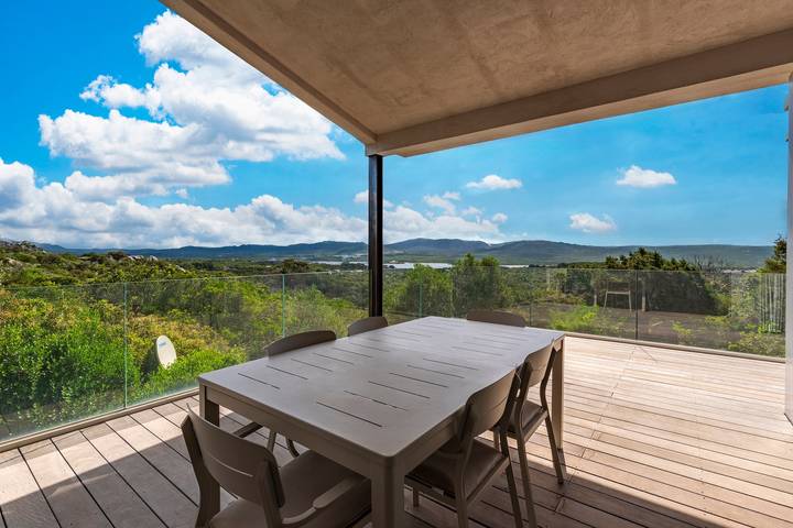 Location de vacances pour 14 personnes, avec terrasse ainsi que jardin et piscine à Pianottoli-Caldarello - 2