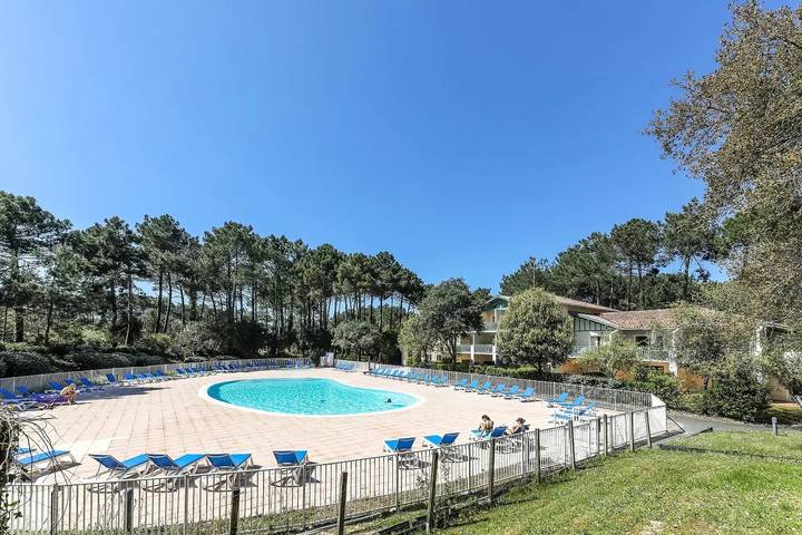 Appartement de vacances pour 4 personnes, avec Balcon ainsi que Piscine et Vue