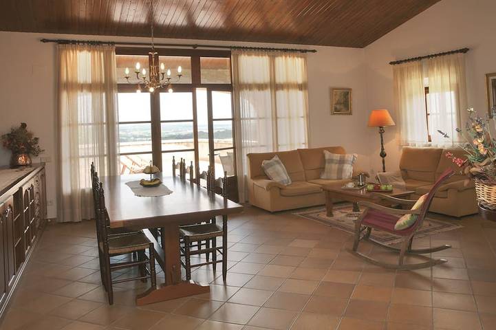 Location de vacances pour 29 personnes, avec jardin, animaux acceptés à Camós - 4