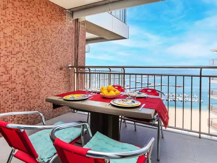 Ferienwohnung für 4 Personen, mit Terrasse in Palamós