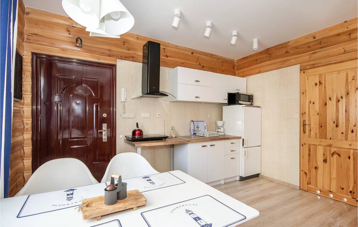 Ganze Ferienwohnung, Ferienwohnung für 4 Personen mit Terrasse in Powiat Sławieński