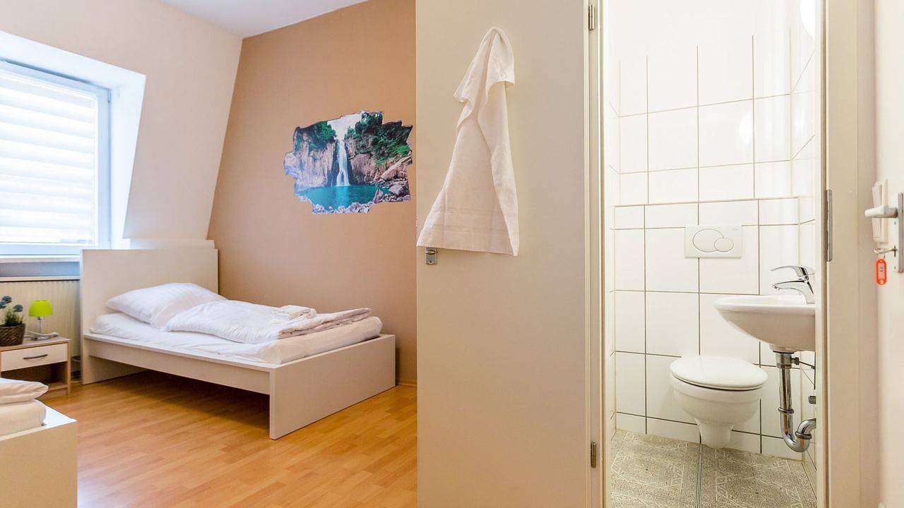 Ganze Ferienwohnung, Ferienwohnung für 6 Personen (70 m²) in Düsseldorf in Oberbilk, Düsseldorf