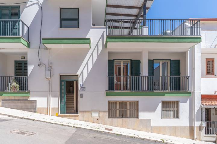 Appartement entier, Appartement 'Nettuno avec terrasse', vue mer, Wi-Fi et climatisation in Capo Passero, Portopalo di Capo Passero