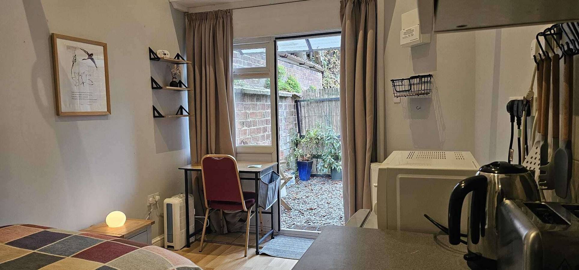 Ganzes Studio, Studio - Sleeps 2 - Private Garden in Reading, Berkshire