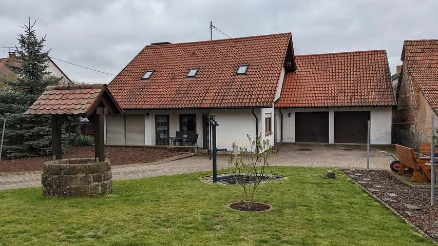 Ferienwohnung für 3 Personen, mit Garten in Trifelsland