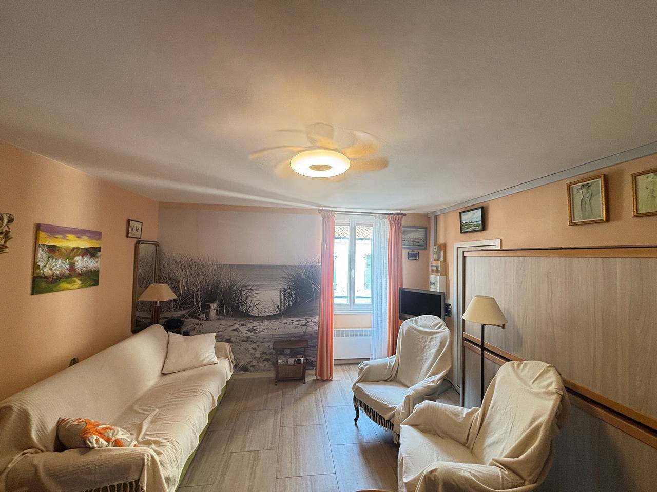 Studio entier, Studio cosy pour 2 à 50m de la plage, centre-ville, tout équipé in Les Sables-d'Olonne, Vendée