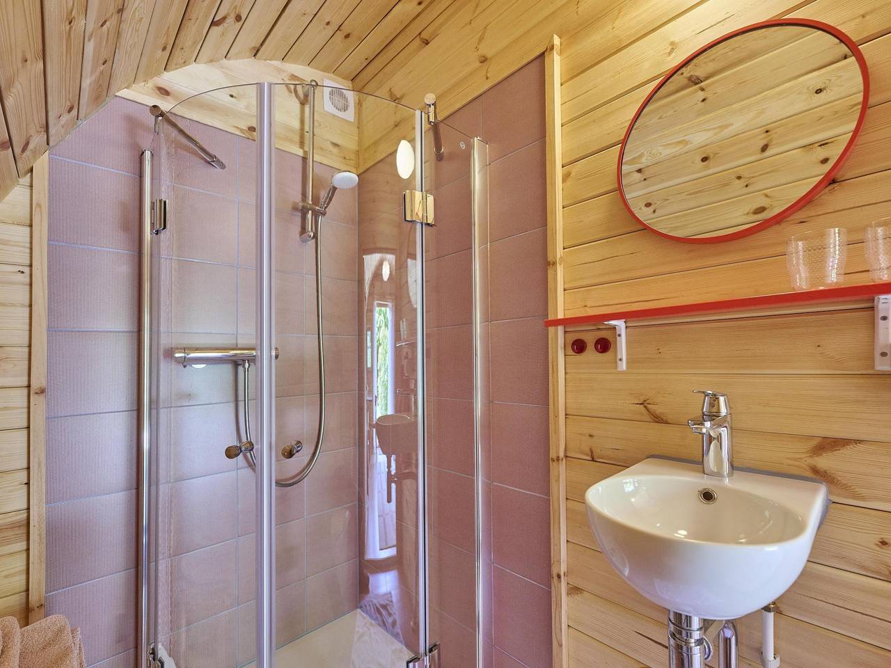Sfeervol houten Tiny House nabij het strand in Goedereede, Goeree-Overflakkee
