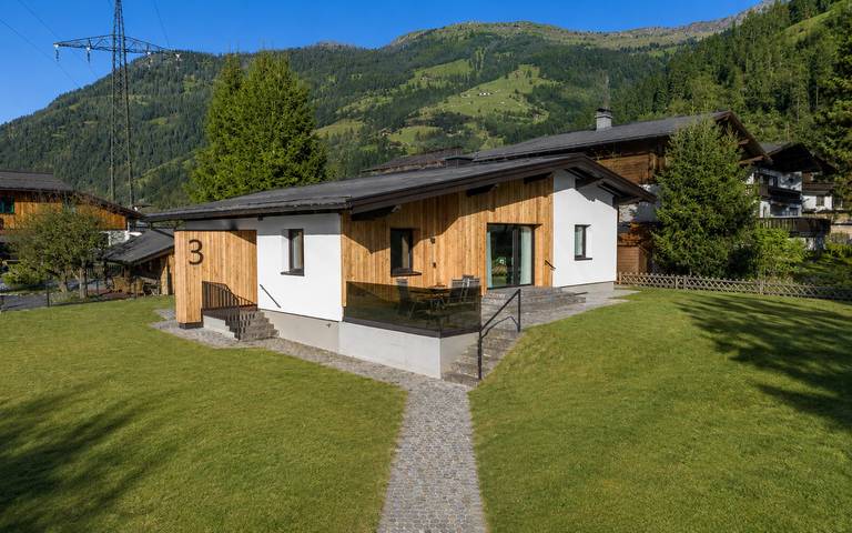 Ferienhaus für 6 Personen, mit Whirlpool und Terrasse sowie Garten und Sauna in Dorfgastein