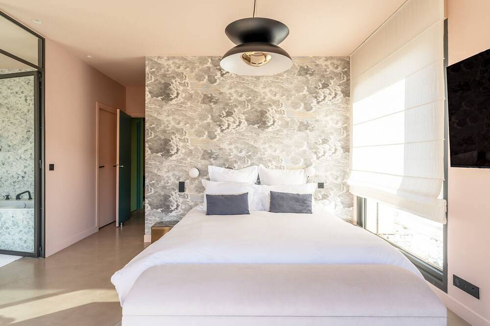 Appartement entier, Penthouse d’exception — vue Palais • clim • terrasse • parking inclus in Avignon, Vaucluse