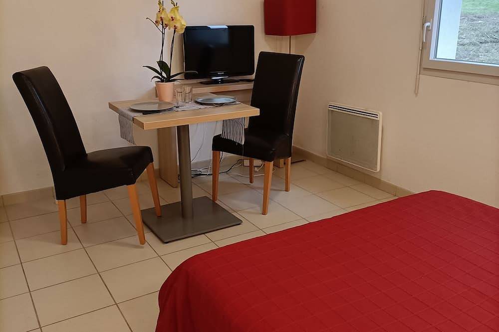 Entire apartment, Studio Dans Résidence Avec Piscine B29 in Salies-de-Béarn, Béarn