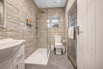 Vacation Rental for 10 Guests in Oxford, Oxfordshire, Picture 2