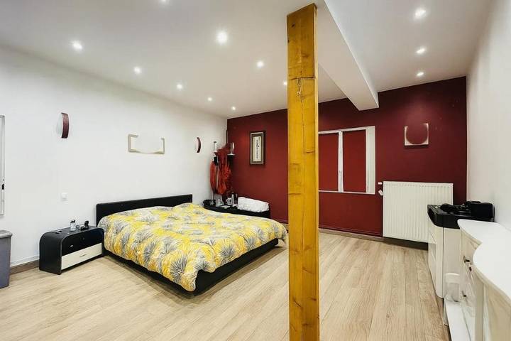 Location de vacances pour 10 personnes, avec terrasse ainsi que jacuzzi et piscine, animaux acceptés à Illiers-Combray - 4