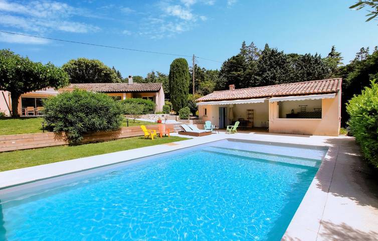 Location de vacances pour 8 personnes, avec jardin ainsi que piscine et terrasse, animaux acceptés à Montélimar - 4