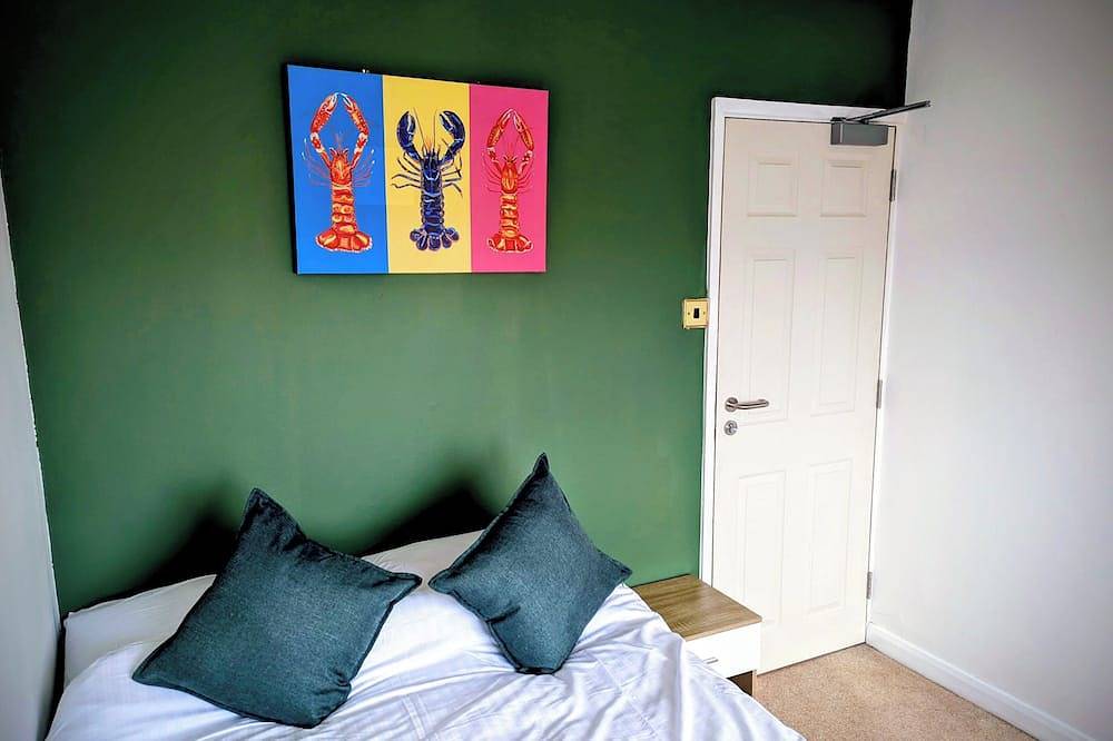 5 bed house in Winchester with parking near motorway and town centre/railway in Winchester, South Downs