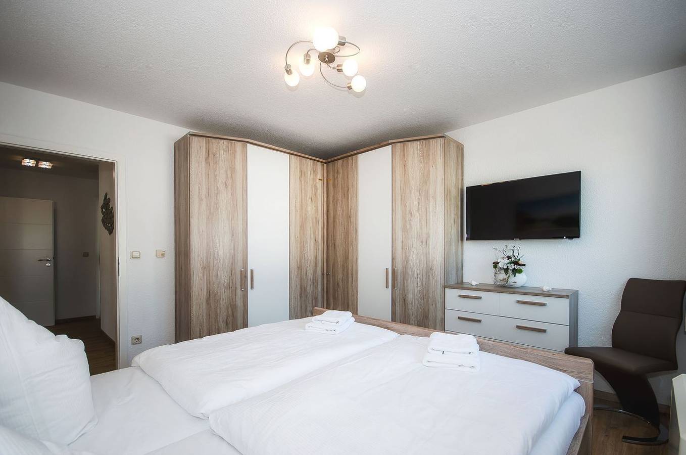 Ganze Wohnung, Villa Monika, App. Nordlicht 6 - moderne Fewo mit Balkon in Sassnitz, Nationalpark Jasmund