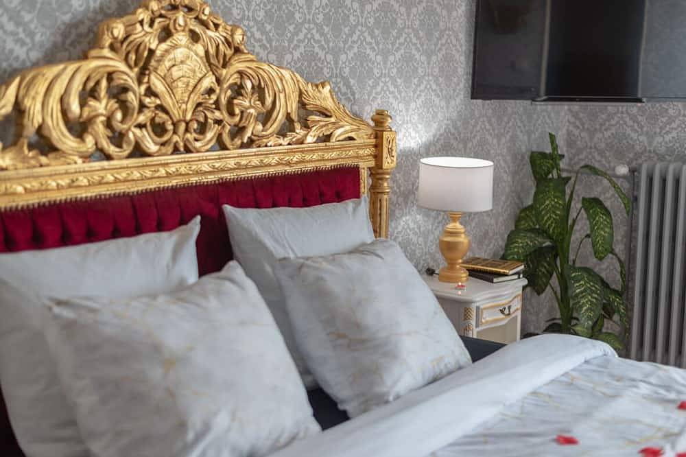 Ganze Wohnung, French Royal Room in Puttelange-aux-Lacs, Saargemünd