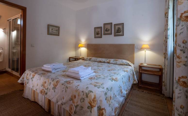 Charming stone cottage in Funchal | Casa Vinhas in São Martinho, Madeira