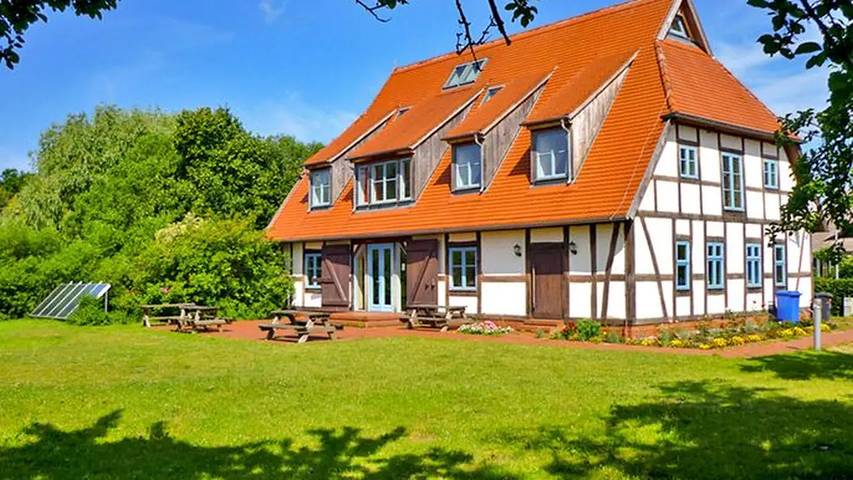 Ferienhaus für 15 Personen, mit Terrasse und Garten in Steinhagen