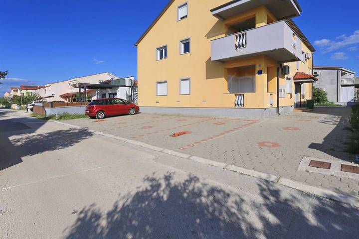 Ferienwohnung für 6 Personen, mit Balkon in Privlaka - 4