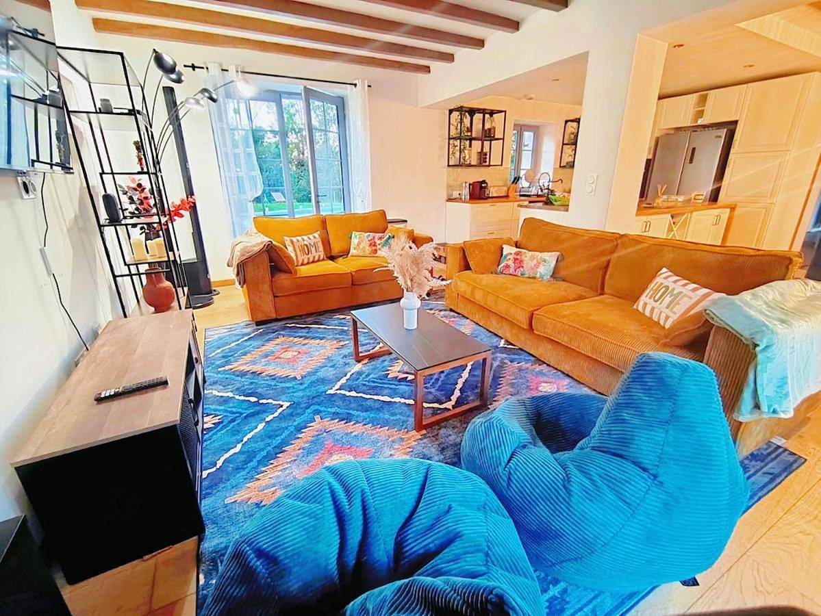 Casa Felicità - Longère with swimming pool and large garden in Poulaines, Région d'Issoudun