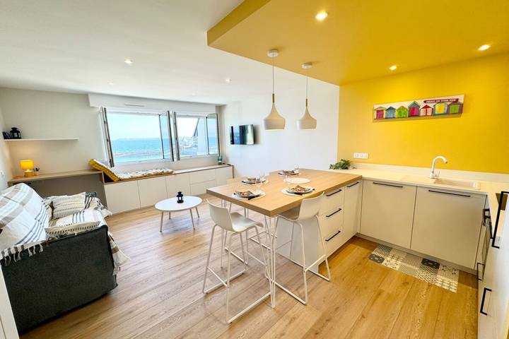 Appartement entier, Lovely ! Superbe T2 rénové – Vue mer 180° in Plage de Port Fontaine-Lomener, Ploemeur