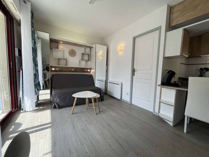 Vacation rental for 2 people, with pool à La Rochelle