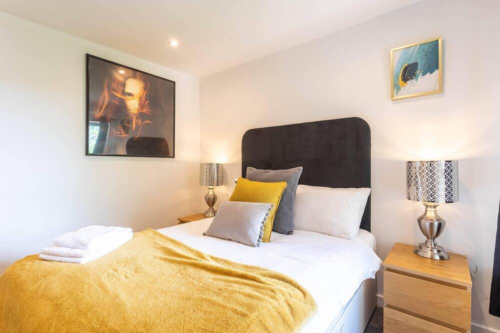 Appartement entier, Broompark-Appartement-Sdb privée avec baignoire-Vue sur la campagne in Glasgow, Greater Glasgow and Clyde Valley