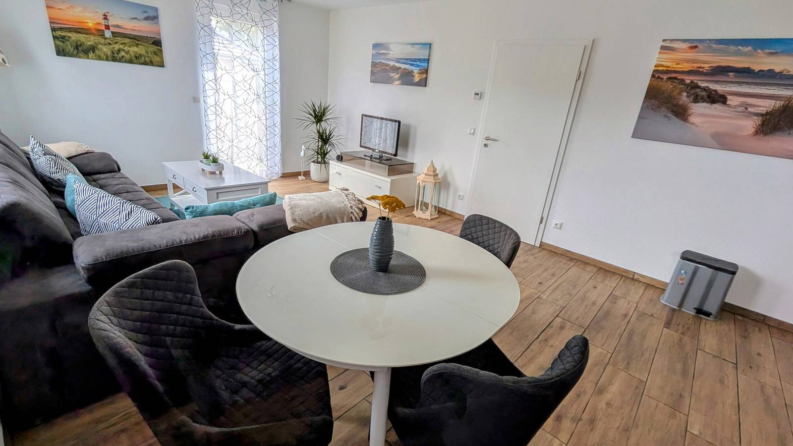 Entire apartment, Apartment 'Ferienwohnung Strandliebe' with Private Garden and Wi-Fi in Lubmin, Western Pomerania