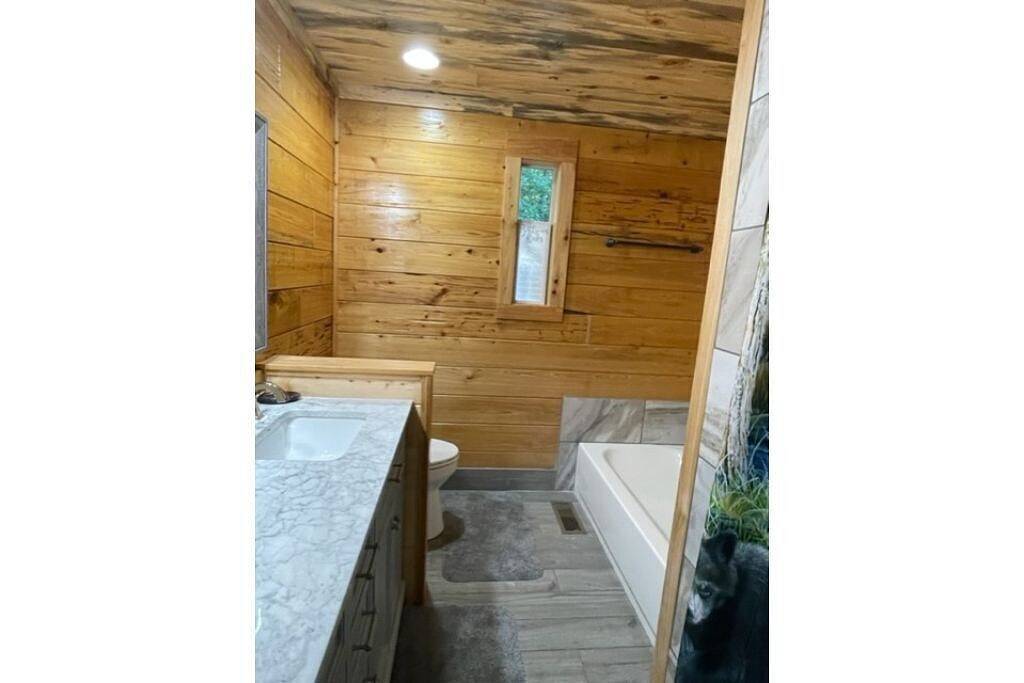 1-Br cabin just 5 minutes to Great Smoky Mountains National Park on Cosby Creek in Cosby (TN), Cocke County