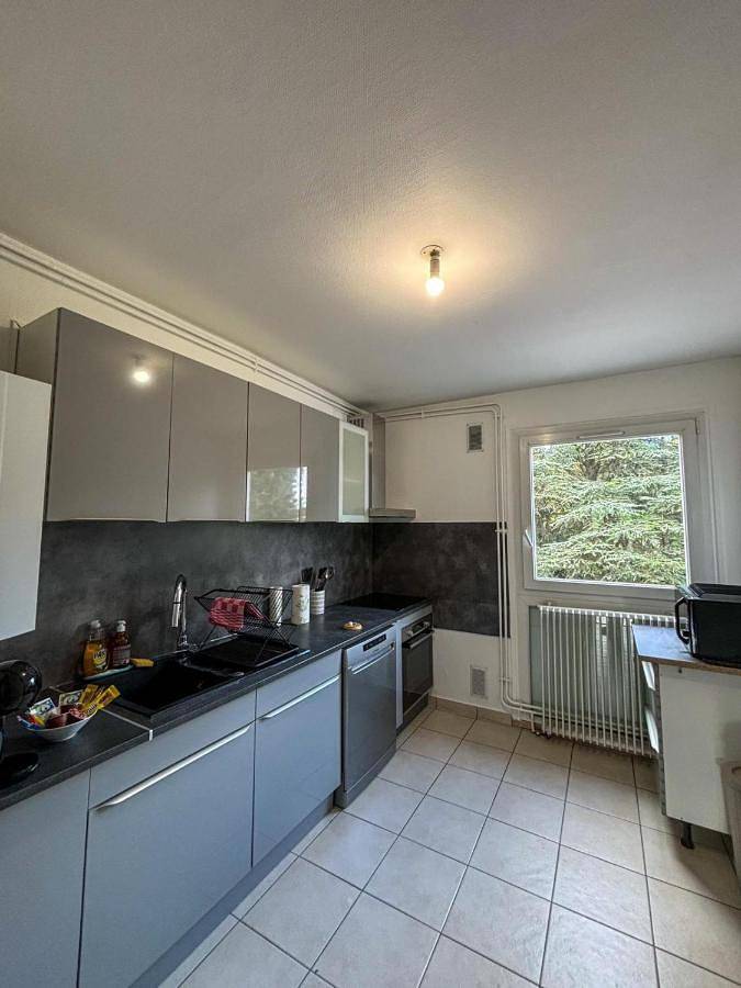 Gîte pour 8 personnes, avec balcon et vue à Lagnieu - 2