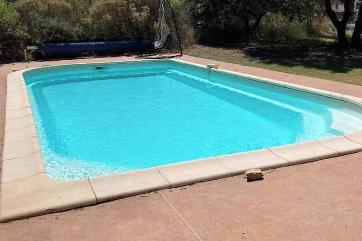 Chalet pour 2 personnes, avec piscine et jardin