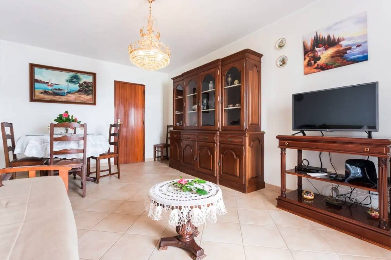 Geheel appartement, Appartement 'Férias Lagos' met balkon, Wifi en airconditioning in São Sebastião, São Gonçalo de Lagos