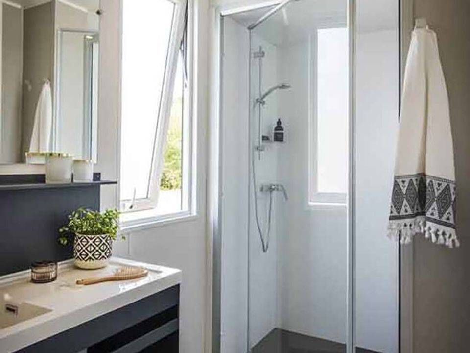 Domaine Le Quercy - Mobilhome 4 personnes - Mobil-home Living 28m² - 2 chambres - clim - lave vaisselle in Gourdon, Lot